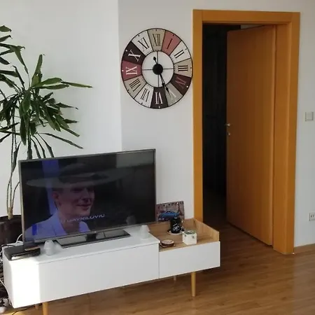 Lori M Sa Parkingom Кралево